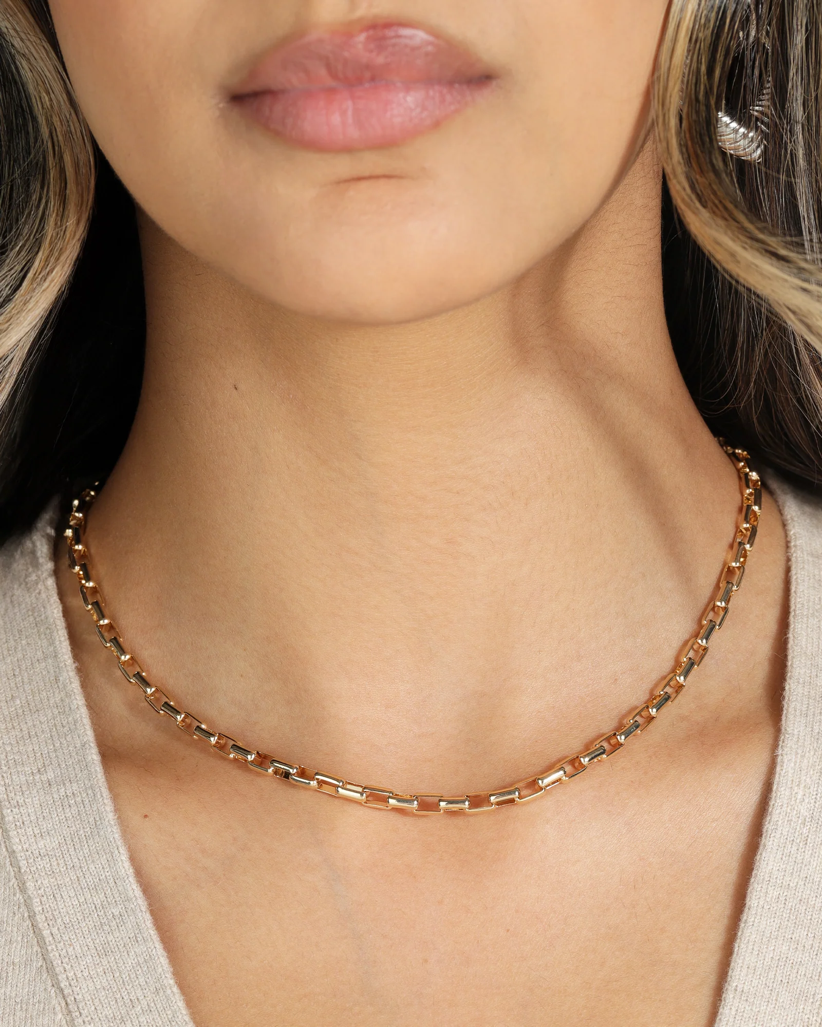 Rectangle Link Chain Necklace - Image 2