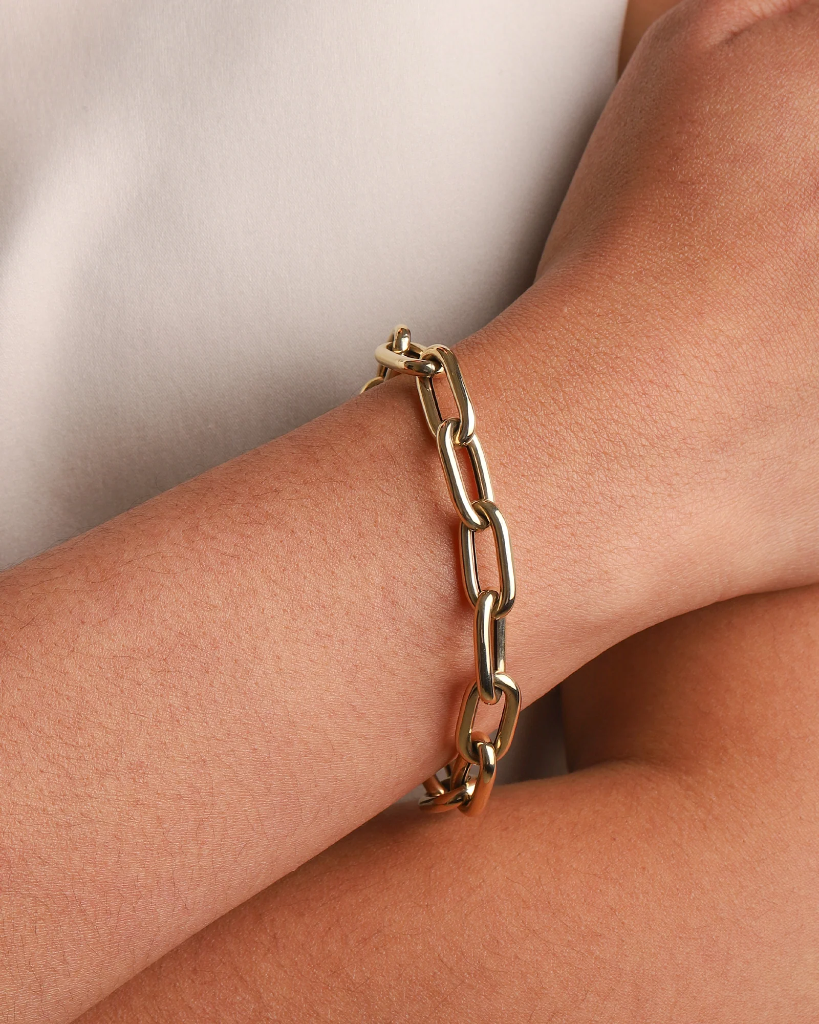 Medium Oval Link Bracelet - Image 2