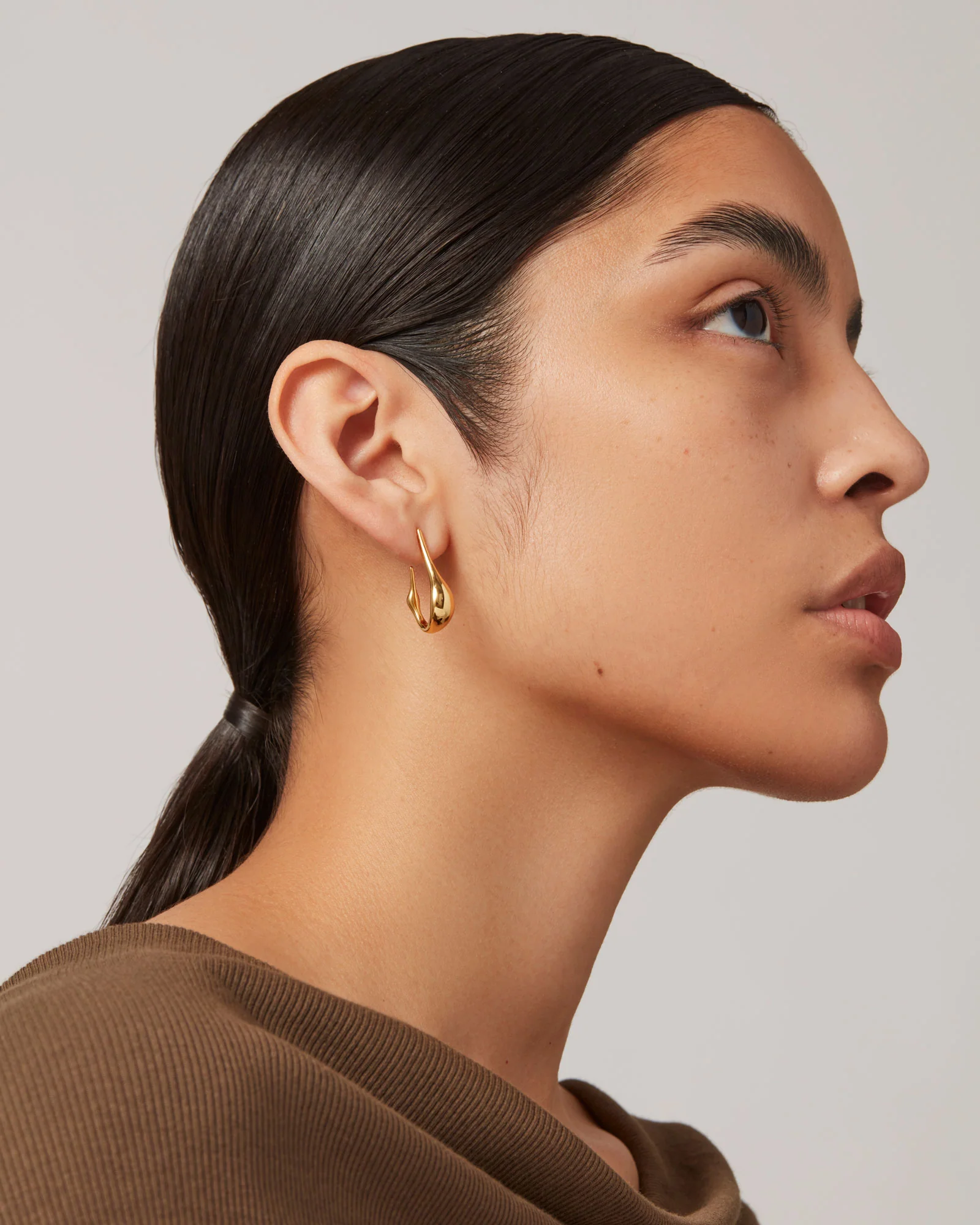Small Colette Hoop Earrings - Image 2