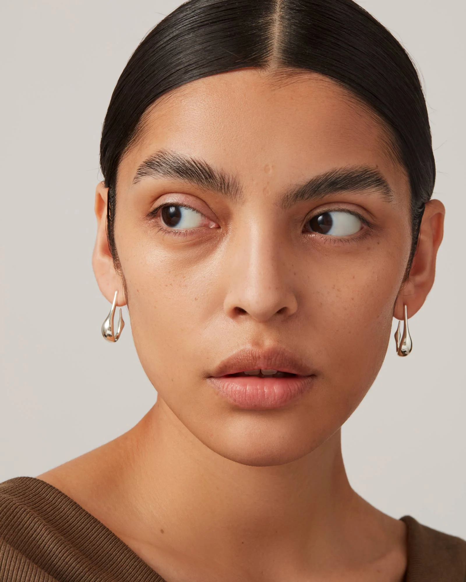Small Colette Hoop Earrings - Image 3