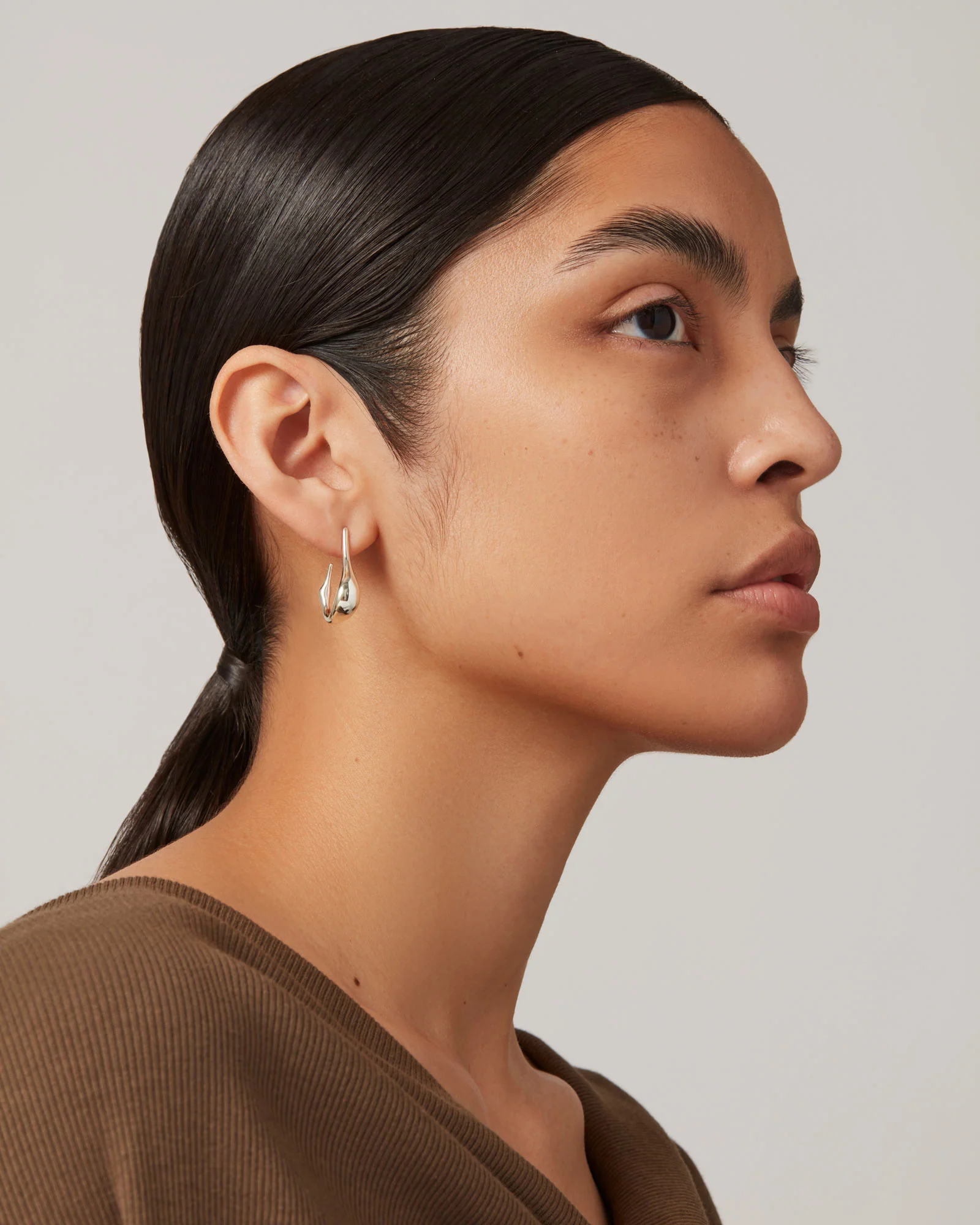 Small Colette Hoop Earrings - Image 4