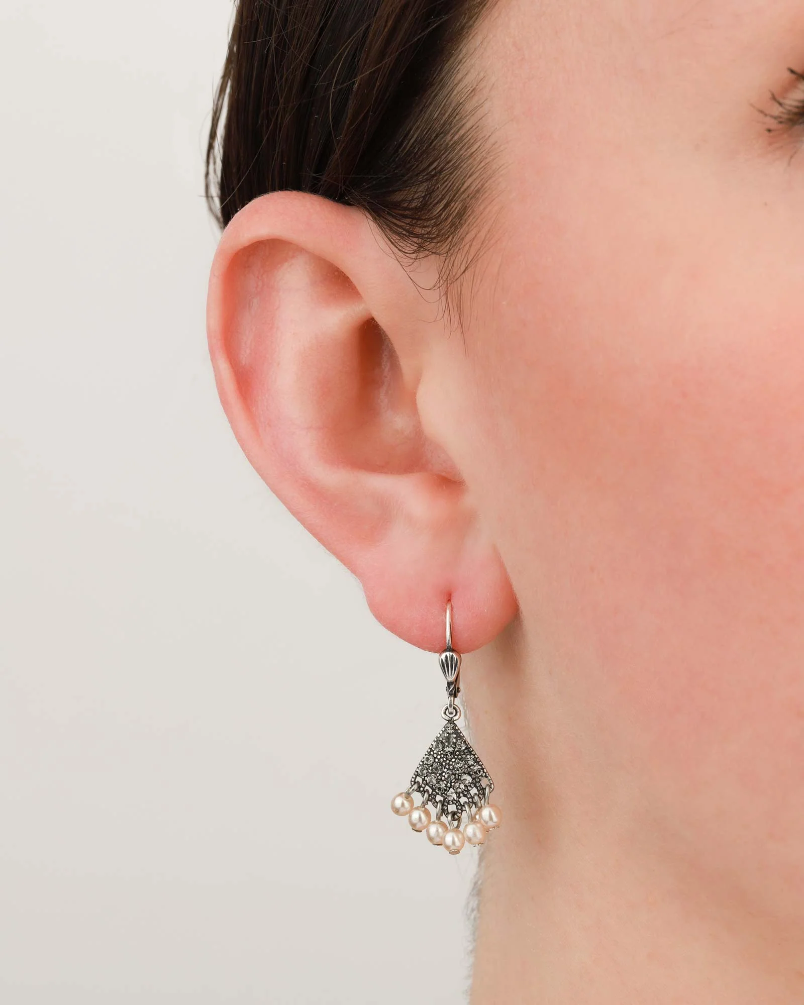 Fan Pearl Drop Hooks - Image 2