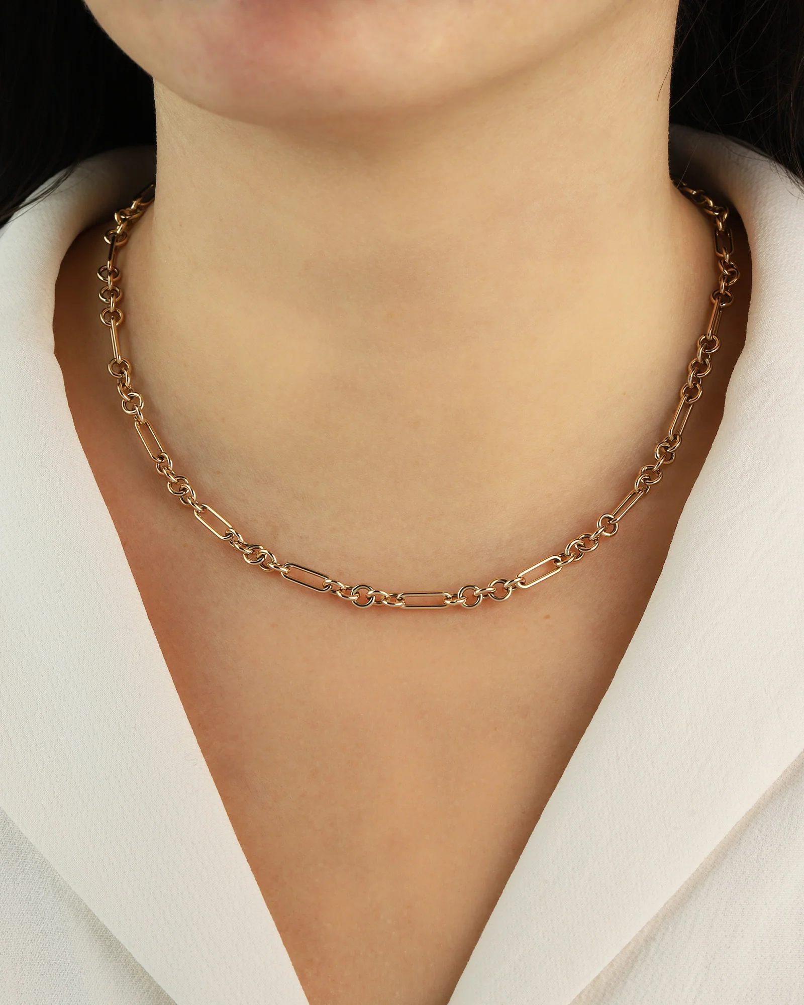 Sculpted Oval Chain Necklace - Image 4