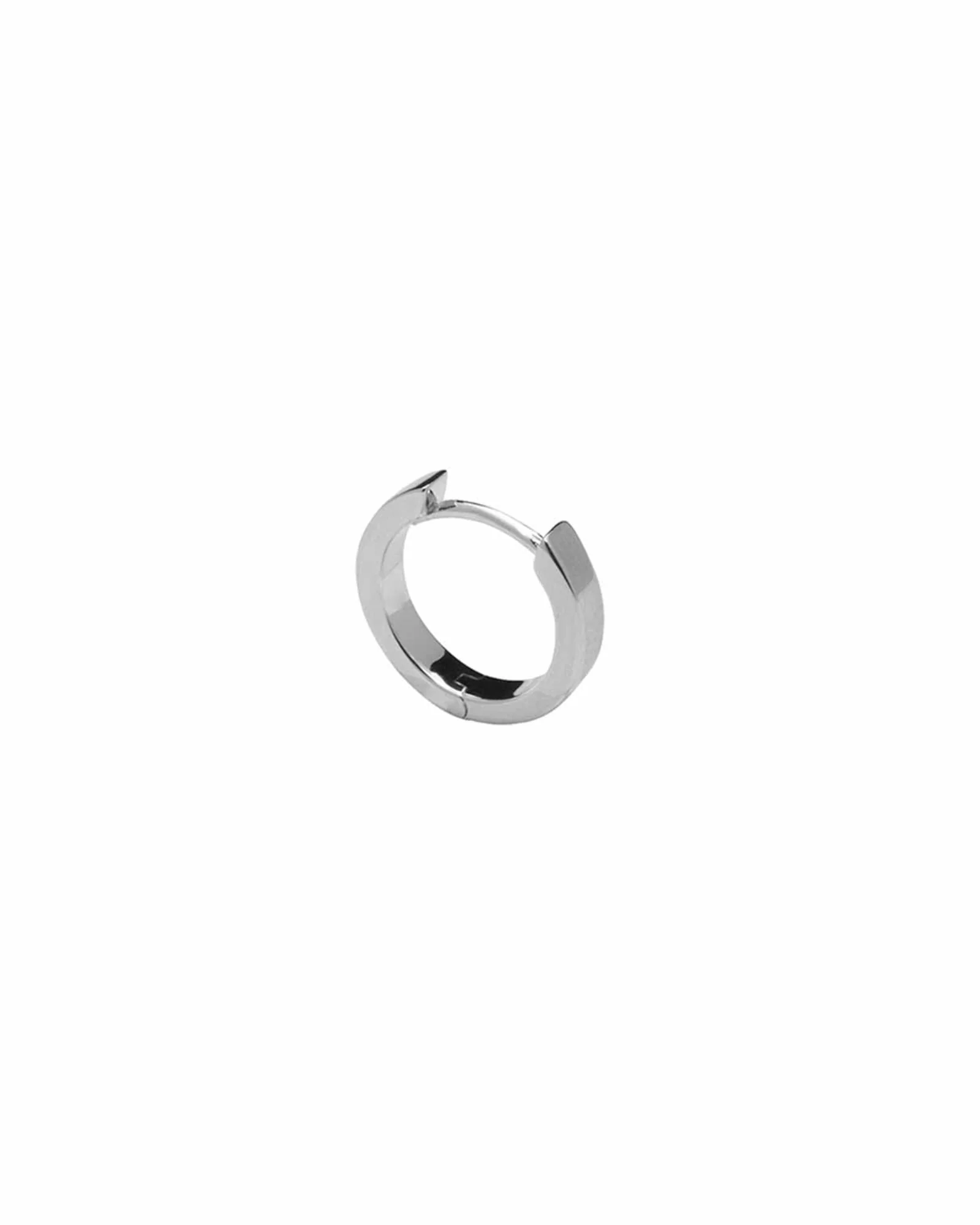 Flat Single Huggie I 10mm