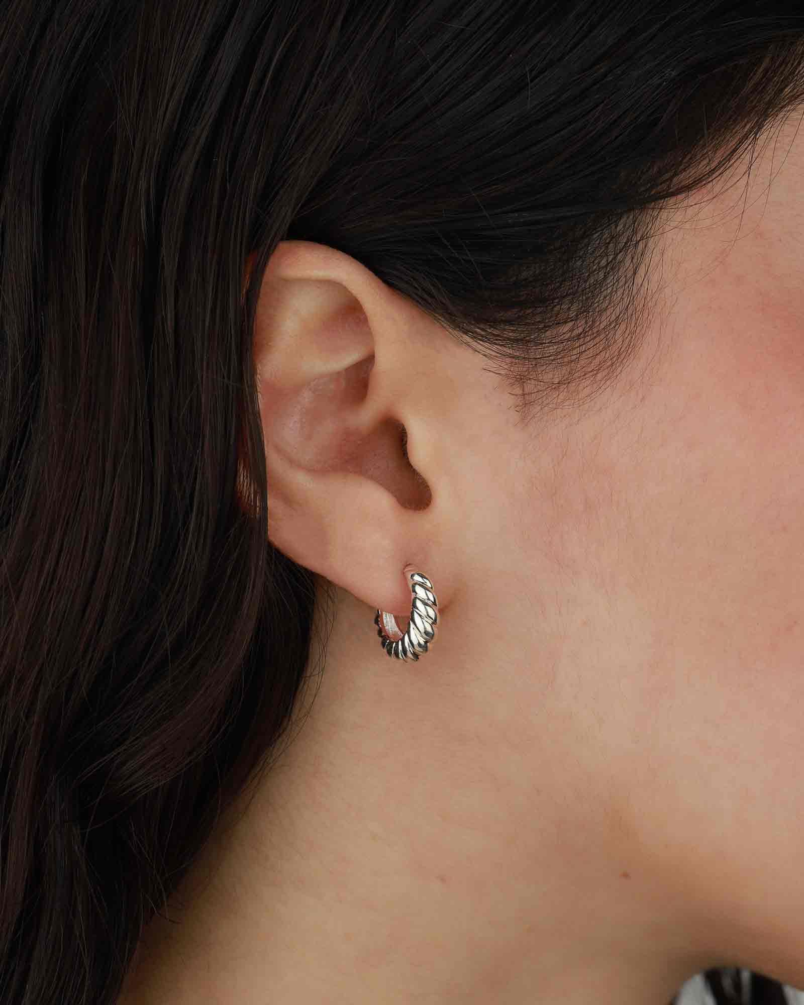 Croissant Hoops I 13mm - Image 2